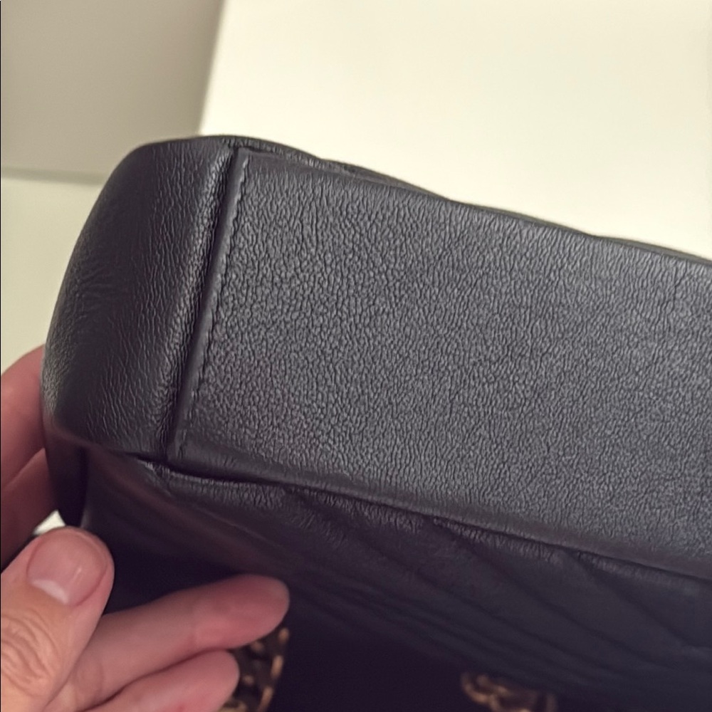 🥳HP🥳🔥Yves Saint Laurent Black College Chevron Cross Body Bag🔥 - Picture 7 of 17